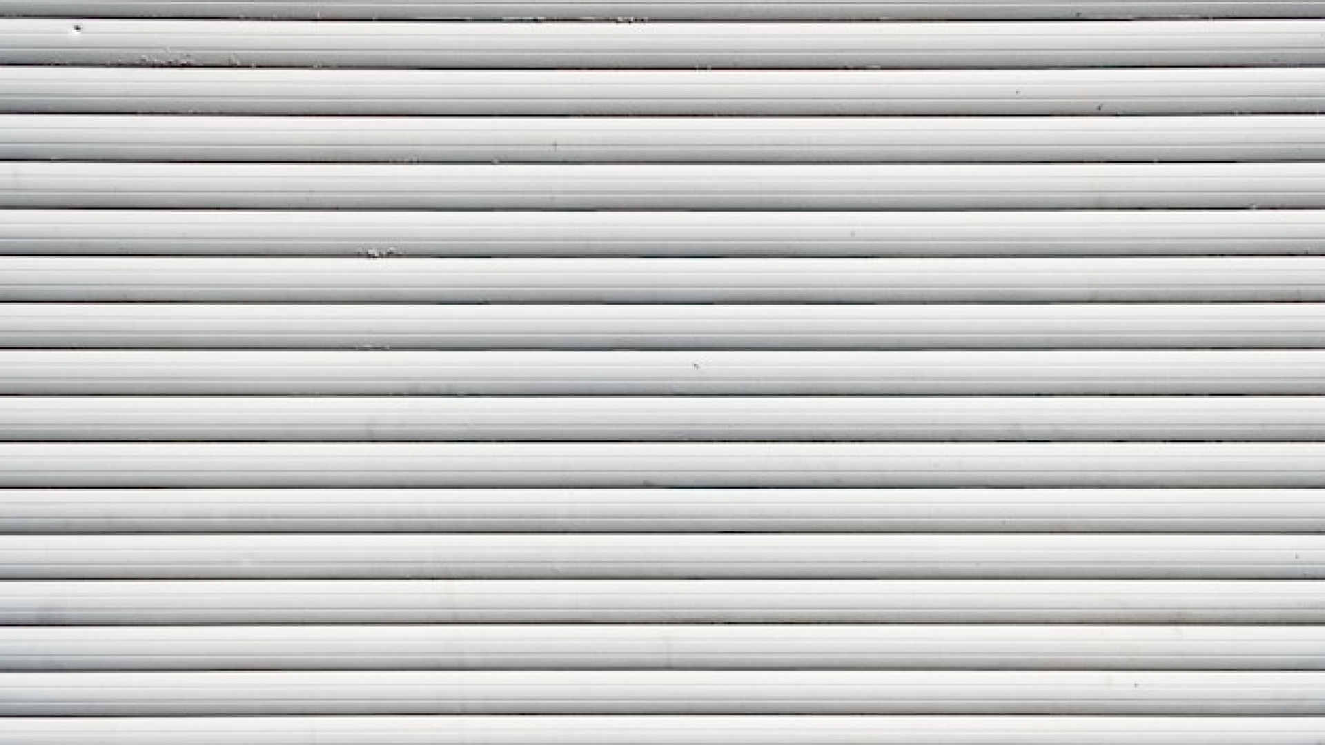 Problèmes de volets roulants à Nantes : quand contacter un spécialiste ?